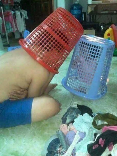 Potret kocak ayah momong anak Berbagai sumber Potret kocak ayah momong anak Berbagai sumber