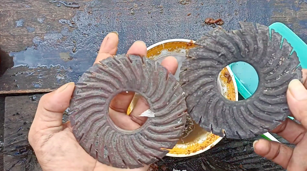 Pakai 1 bahan dapur, ini cara ampuh hilangkan karat di burner kompor gas