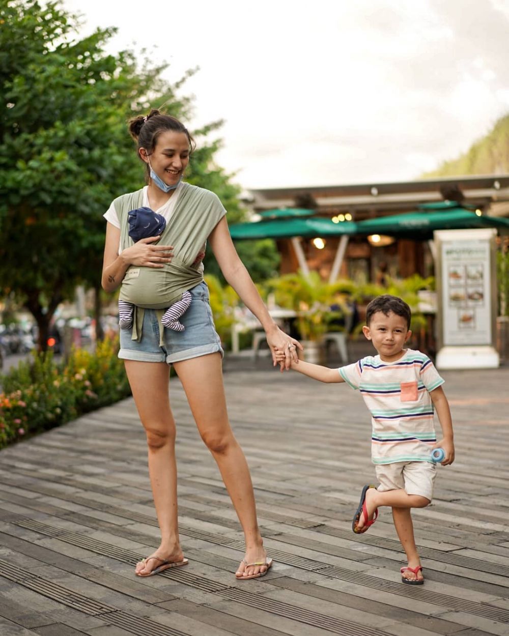 model gadis sampul dipuji bak anak muda © instagram