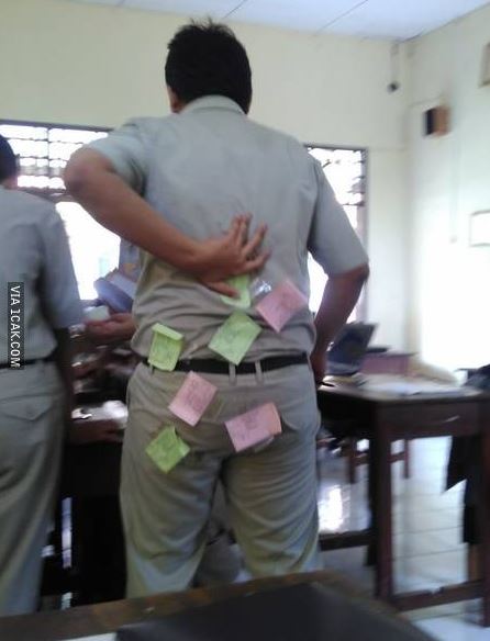 potret kocak kelakuan pelajar saat ujian © berbagai sumber potret kocak kelakuan pelajar saat ujian © berbagai sumber