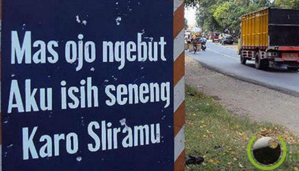 Tulisan lucu plang di jalanan Berbagai sumber