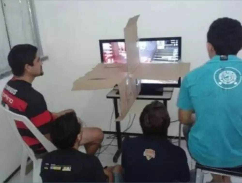 11 potret kocak orang saat main game © berbagai sumber 11 potret kocak orang saat main game © berbagai sumber