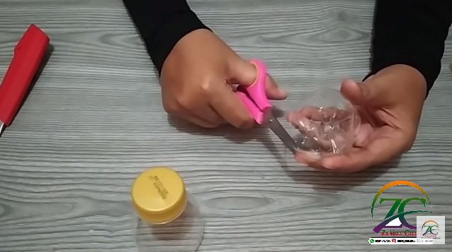 Jangan langsung dibuang, ini cara kreatif menyulap botol bekas jadi tempat bumbu dapur