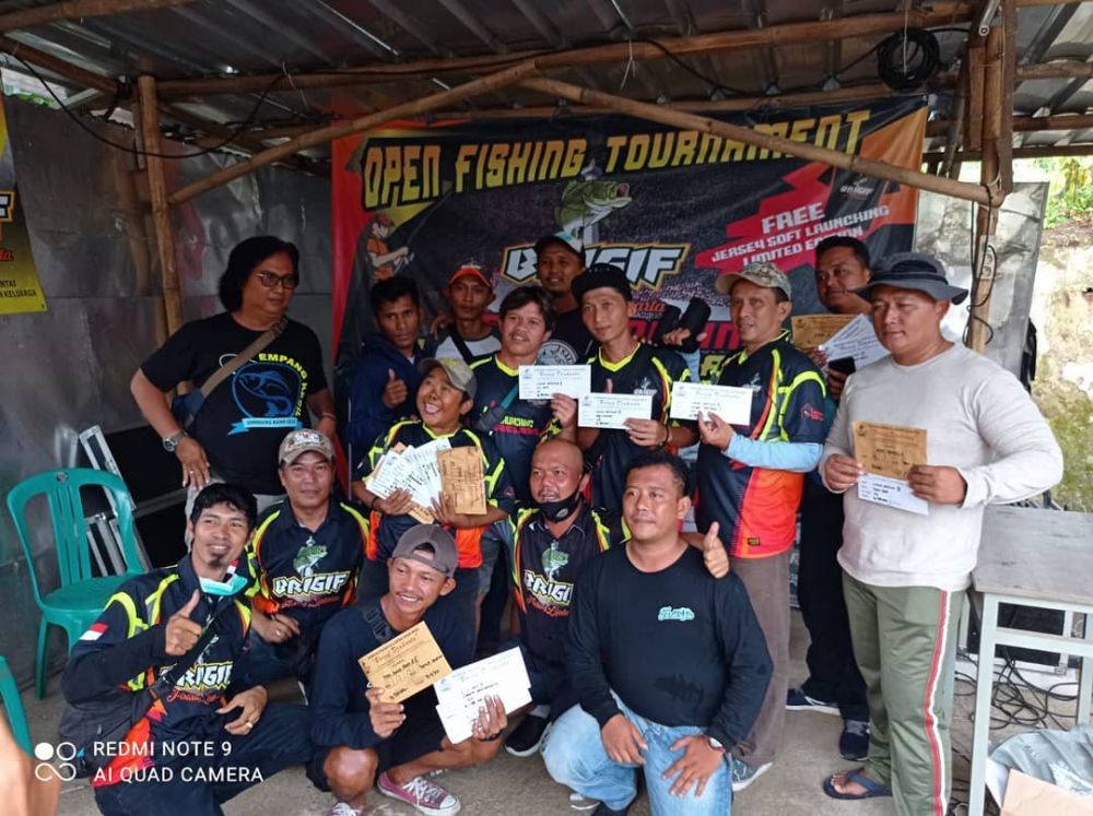 Adul partner Komeng di Spontan Istimewa