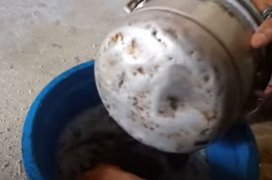 Tanpa baking soda, ini cara bersihkan noda hitam di pantat panci pakai 2 bahan