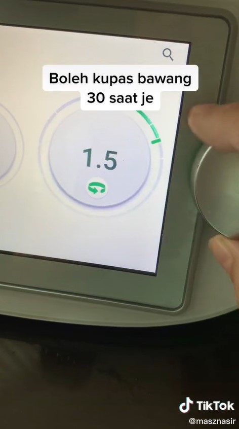 Tak perlu direndam, ini trik cepat mengupas bawang merah tanpa bikin mata perih