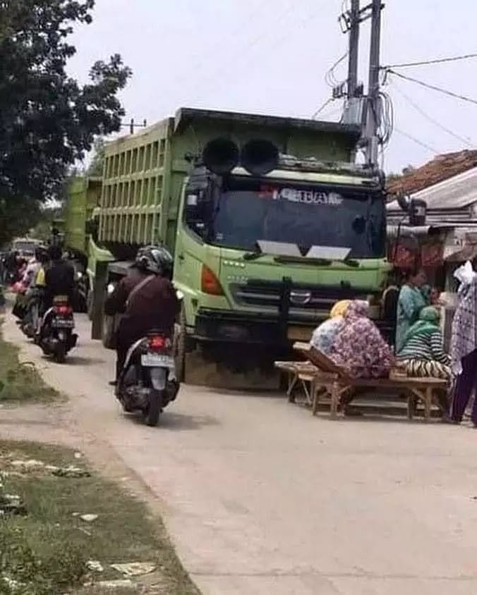 Potret kocak emak-emak saat berbelanja © berbagai sumber