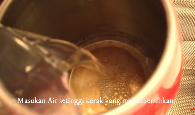 Tanpa digosok, ini cara ampuh bersihkan kerak teko listrik dengan cepat cuma pakai 1 bahan dapur