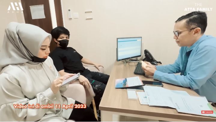 aurel hermansyah cek kandungan © YouTube aurel hermansyah cek kandungan © YouTube