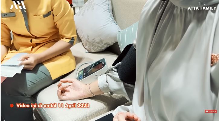 aurel hermansyah cek kandungan © YouTube