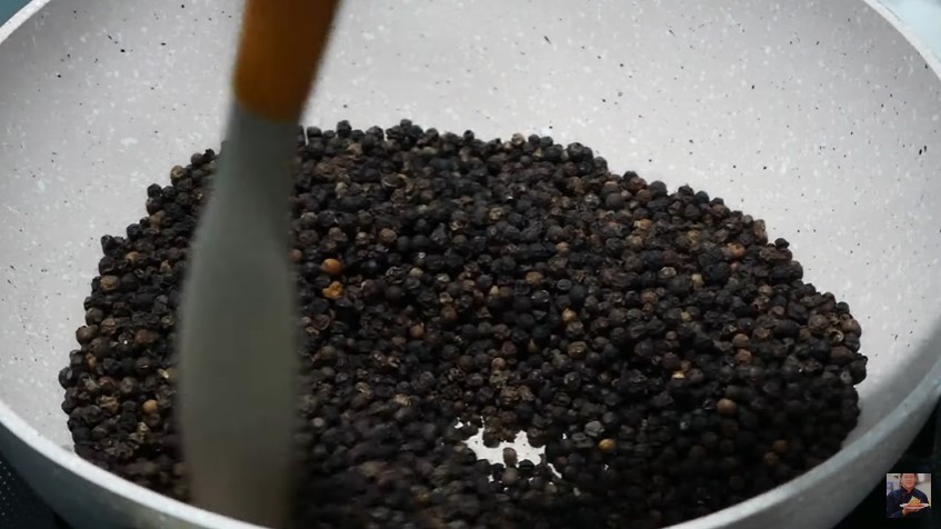 7 Cara bikin saus lada hitam ala resto chinese food, hasilnya kental, wangi, dan gurih