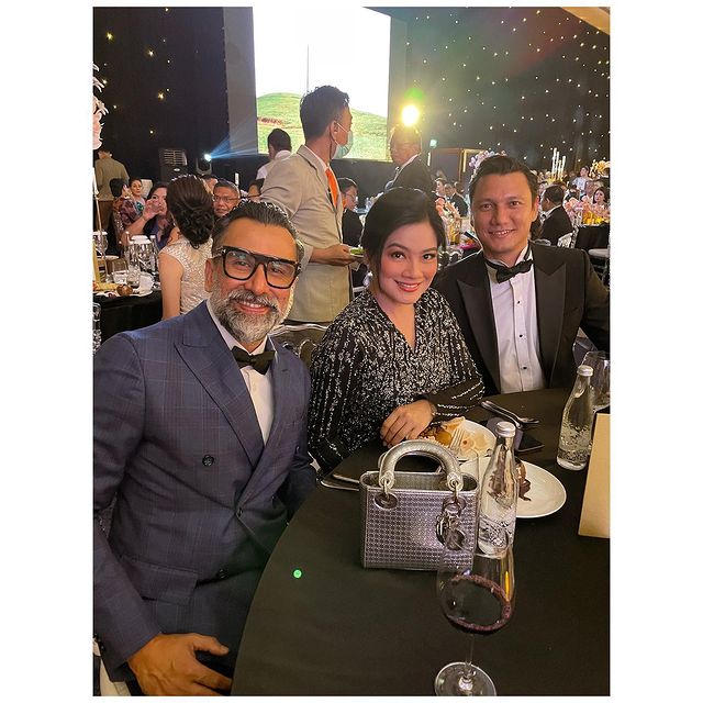 Christian Titi kondangan bareng © Instagram