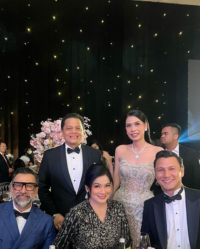 Christian Titi kondangan bareng © Instagram