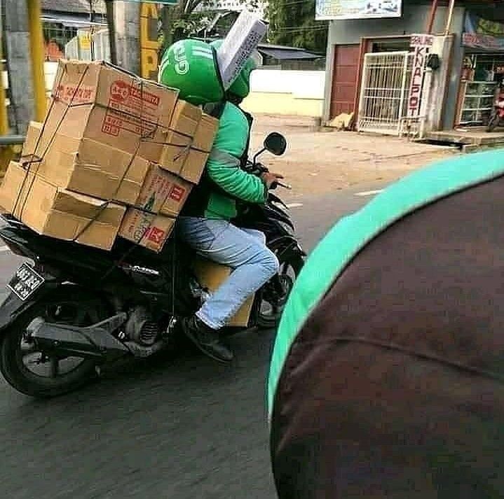 ojek online bawa barang kayak mudik © berbagai sumber