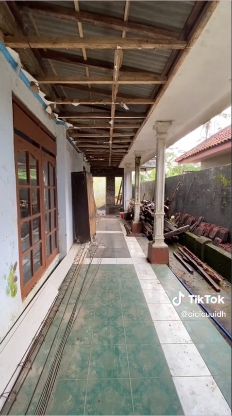 renovasi rumah kakek tetap vintage © TikTok/@cicicuuidh renovasi rumah kakek tetap vintage © TikTok/@cicicuuidh