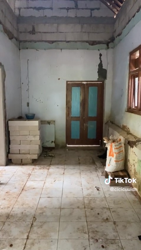 renovasi rumah kakek tetap vintage © TikTok/@cicicuuidh renovasi rumah kakek tetap vintage © TikTok/@cicicuuidh