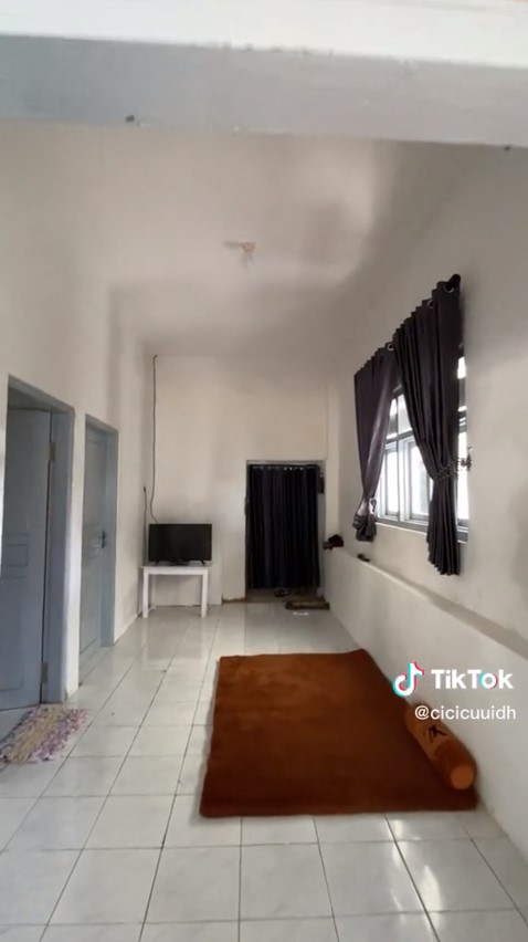 renovasi rumah kakek tetap vintage © TikTok/@cicicuuidh renovasi rumah kakek tetap vintage © TikTok/@cicicuuidh