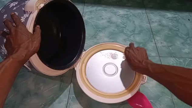 Tak banyak yang tahu, ternyata ini trik menggunakan rice cooker agar nasi tidak mudah basi