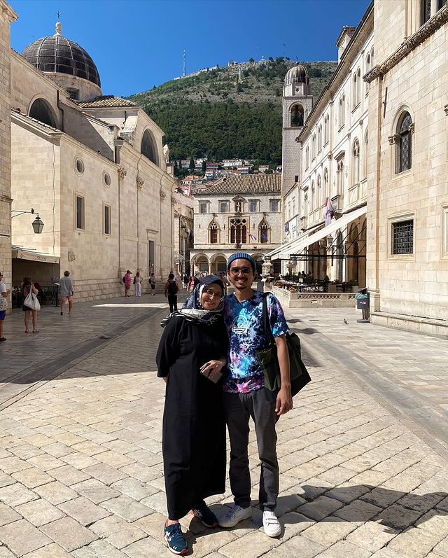 Kisah haru Duta Sheila on 7 nangis bersimpuh di kaki istri, bisa nyanyi lagi usai sembuh TBC