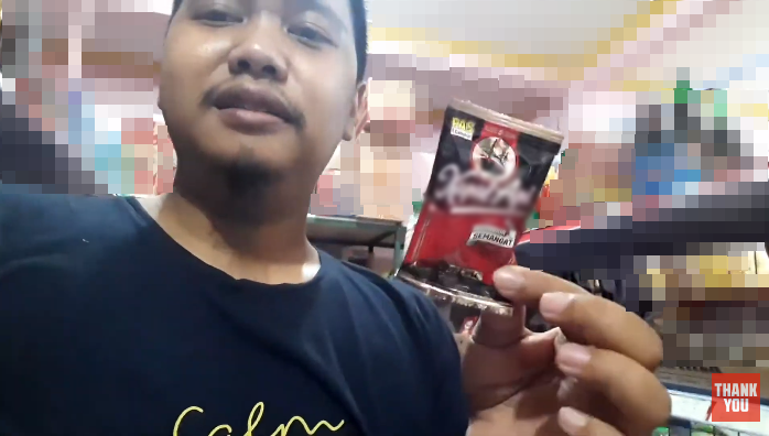 Bukan dilap, cara mudah bersihkan telur pecah di lantai pakai 1 bahan dapur ini bikin amis auto hilang