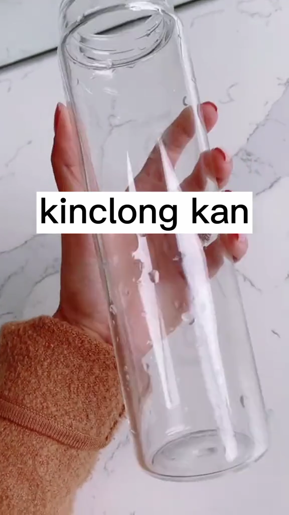 Cara bersihkan botol minum kaca agar kembali kinclong cuma pakai 3 bahan dapur