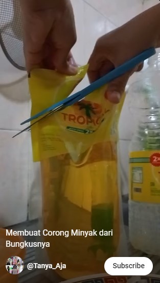 Cara antimainstream bikin corong minyak sederhana langsung dari bungkusnya