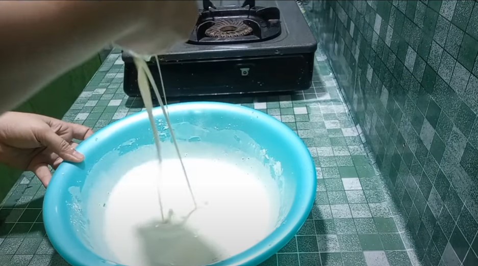 Bukan pakai baking soda, ini trik agar adonan pisang goreng kipas renyah tahan lama