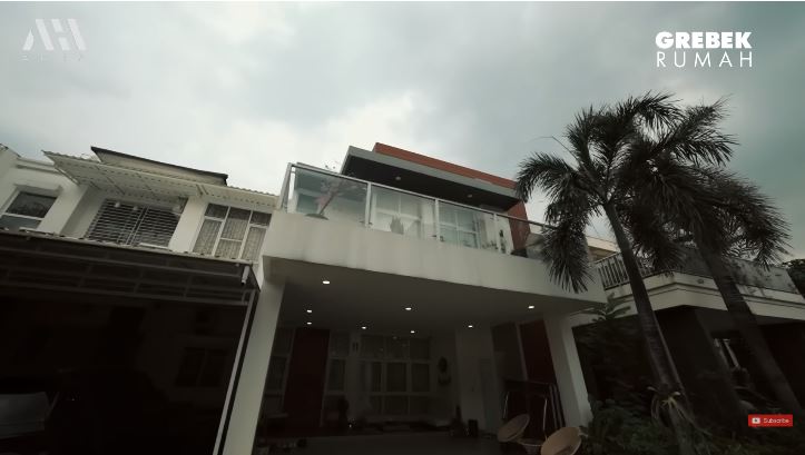 rumah denny sumargo sederhana © YouTube