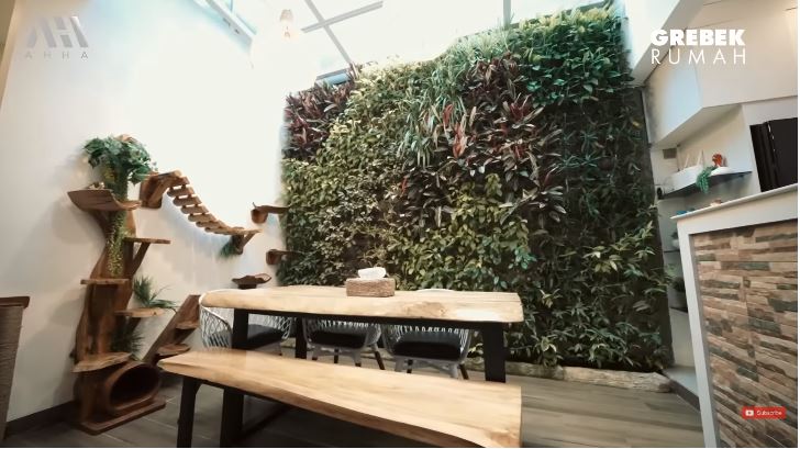 rumah denny sumargo sederhana © YouTube