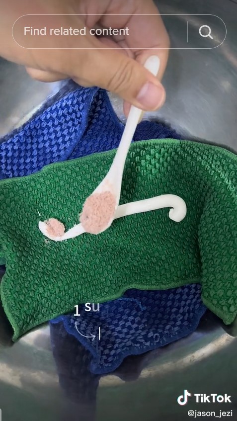 Jangan cuma pakai sabun, begini cara ampuh basmi bau tengik di lap dapur