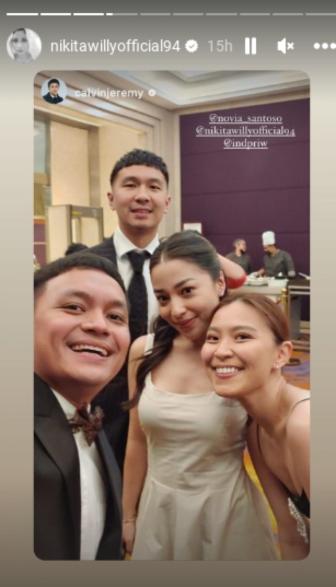 Gaya Nikita Willy hadiri kondangan © berbagai sumber