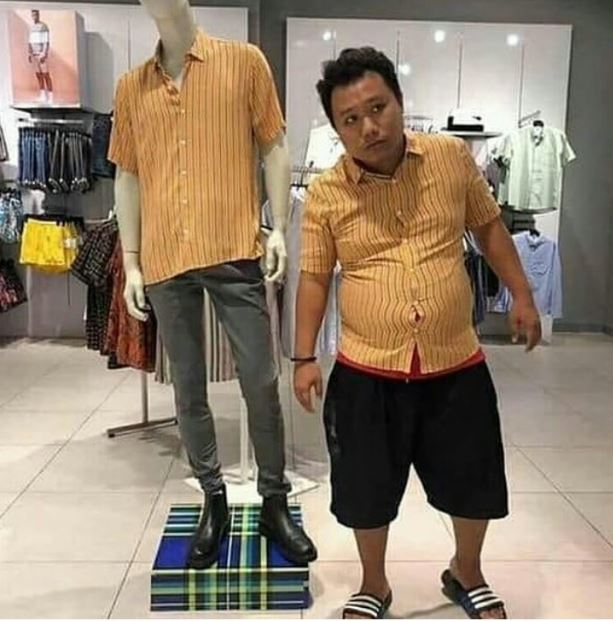 Potret kocak orang dengan manekin Berbagai sumber