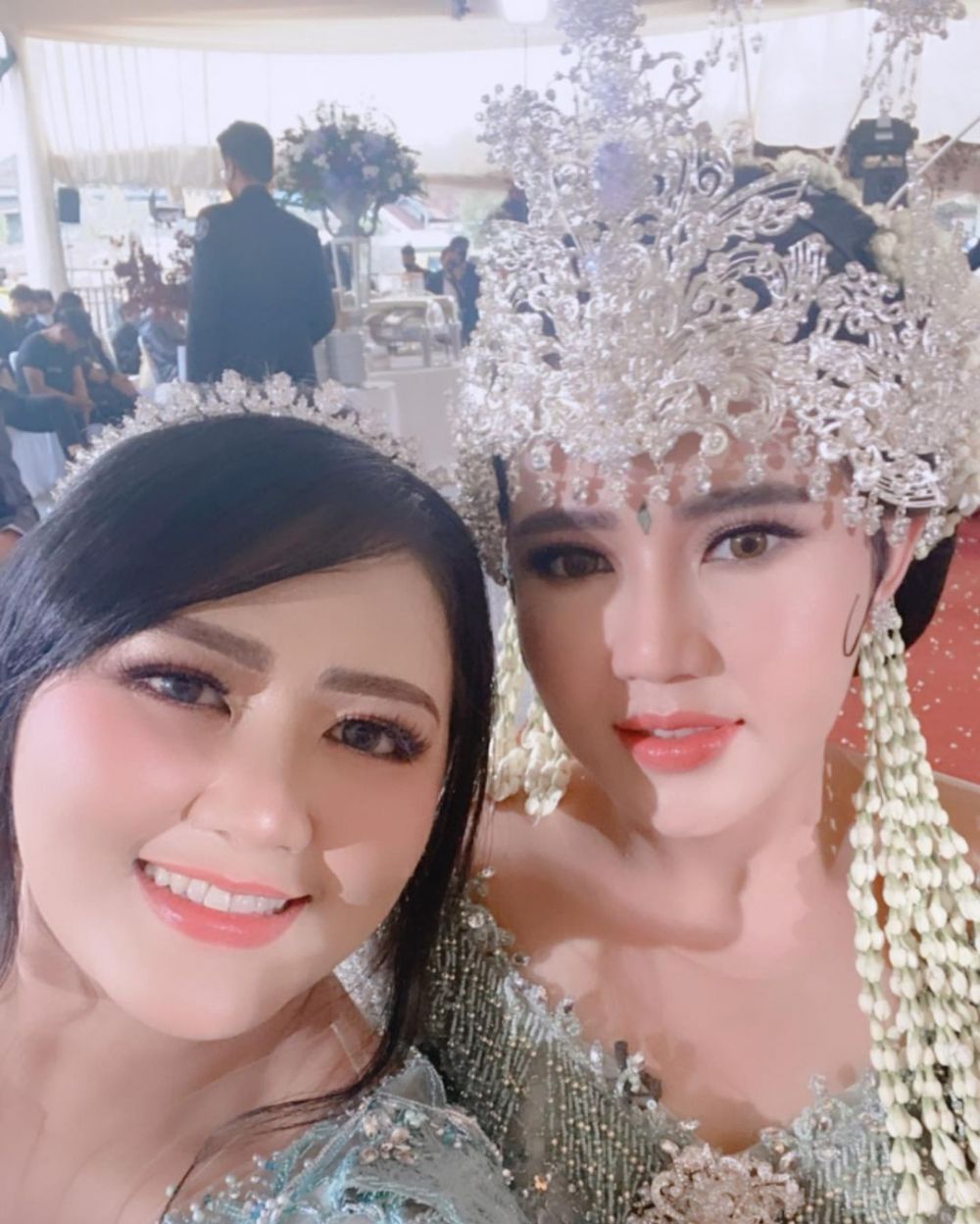 potret via vallen dan mella rossa © Instagram/@ellarose_me