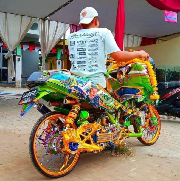 potret kocak modifikasi pada motor Berbagai sumber