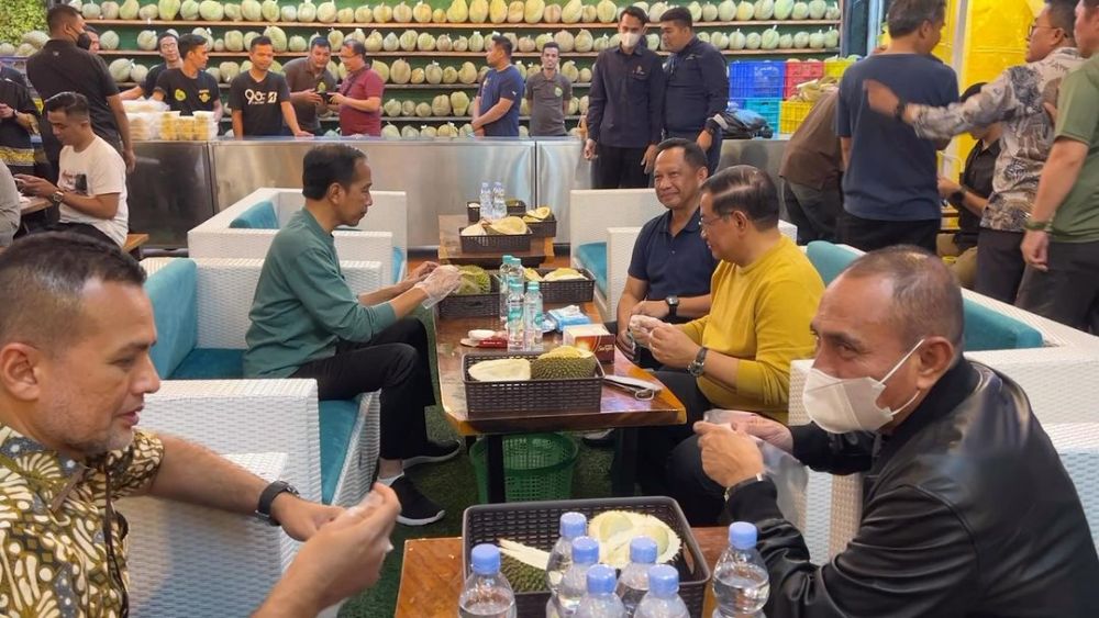 jokowi pesta durian © berbagai sumber