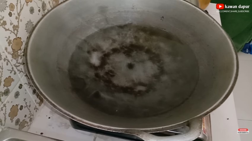 Bantu irit duit belanja, ini trik sederhana bikin kecap asin sendiri cuma pakai 3 bahan