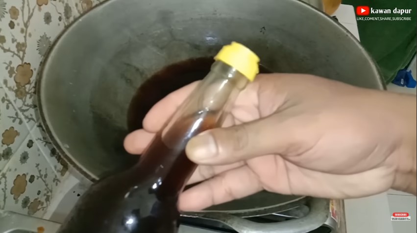Bantu irit duit belanja, ini trik sederhana bikin kecap asin sendiri cuma pakai 3 bahan