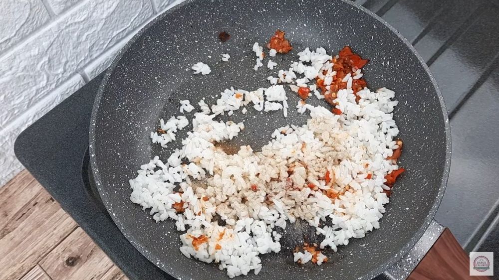 Tanpa beras atau bumbu khusus, ini cara masak nasi goreng kampung rendah kalori