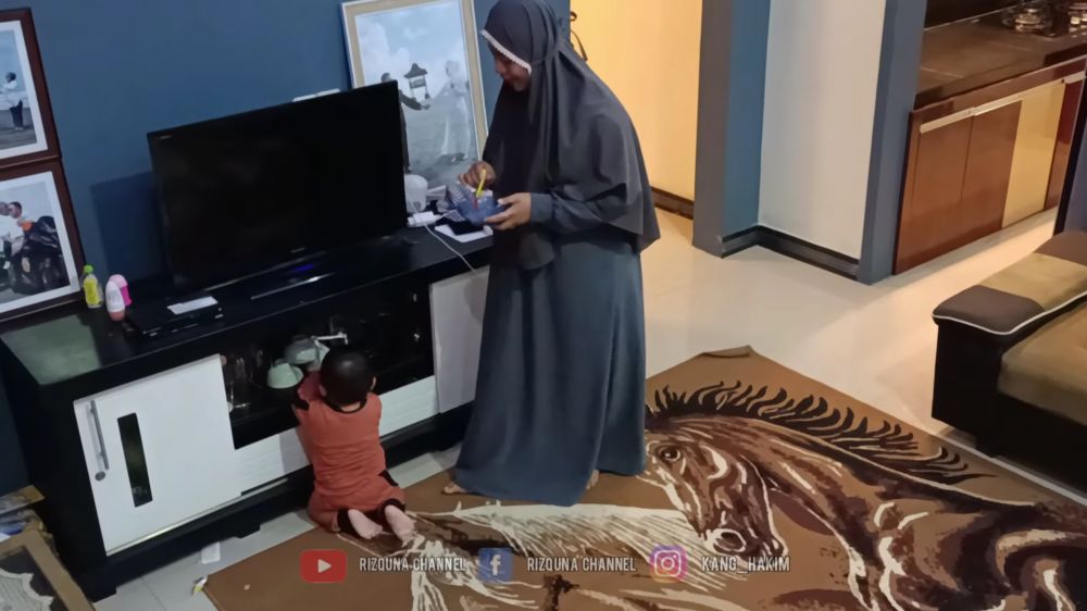 penjual cilok bangun rumah rp 1 miliar © berbagai sumber penjual cilok bangun rumah rp 1 miliar © berbagai sumber