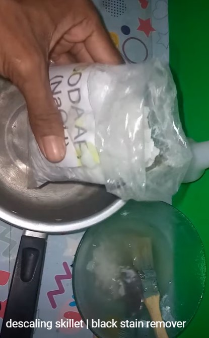 Tanpa sitrun, ini cara cepat bersihkan kerak tebal di pantat panci dalam 15 menit