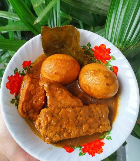 11 Resep semur tempe istimewa, lezat, mudah dibikin, dan bumbunya juara