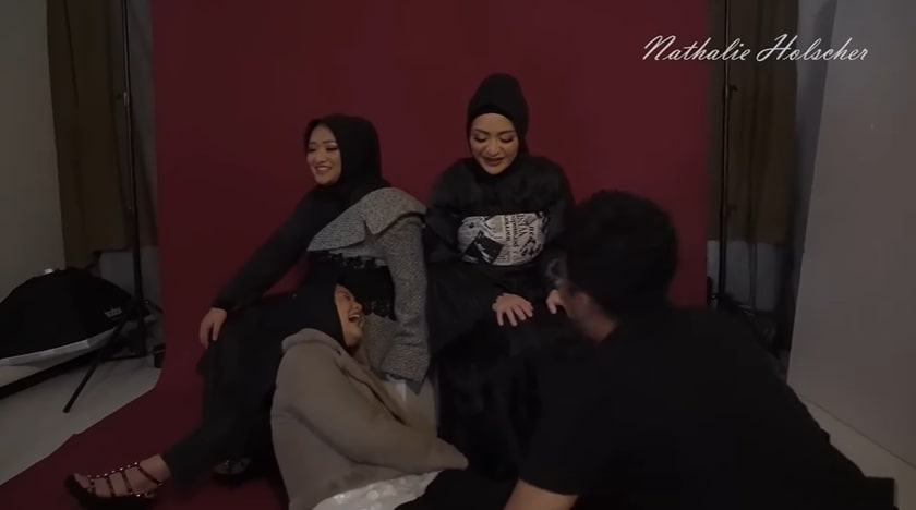 pemotretan terbaru Nathalie Holscher dan dua adiknya © berbagai sumber