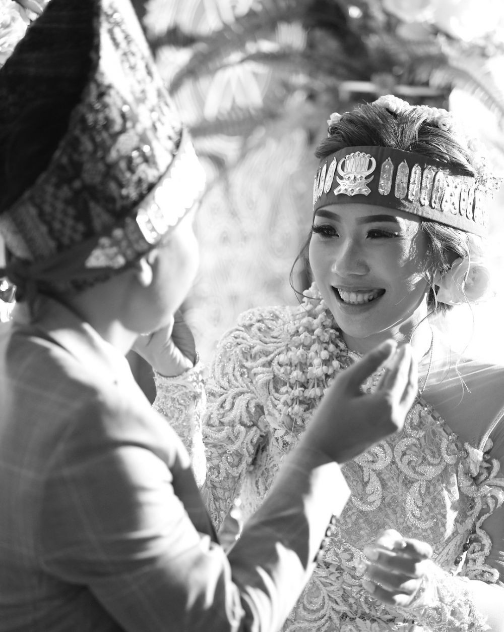 seleb menikah dengan adat Batak © berbagai sumber seleb menikah dengan adat Batak © berbagai sumber