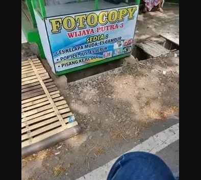 Potret kocak pedagang es kelapa muda Berbagai sumber Potret kocak pedagang es kelapa muda Berbagai sumber