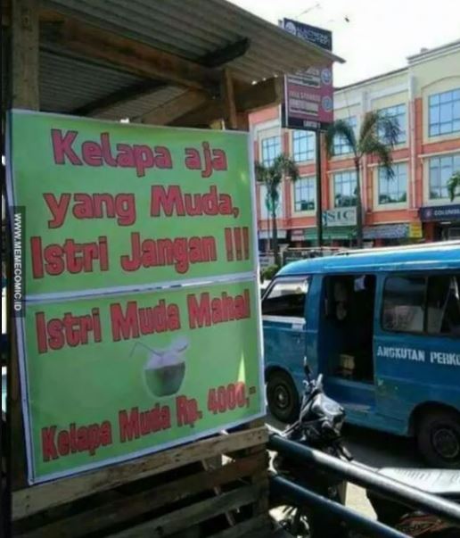 Potret kocak pedagang es kelapa muda Berbagai sumber Potret kocak pedagang es kelapa muda Berbagai sumber