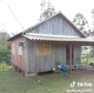 rumah berdinding kayu ini bikin takjub © TikTok