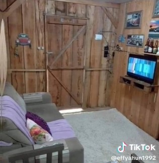 rumah berdinding kayu ini bikin takjub © TikTok
