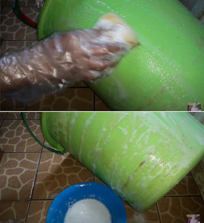 cara bersihkan ember berkerak © YouTube