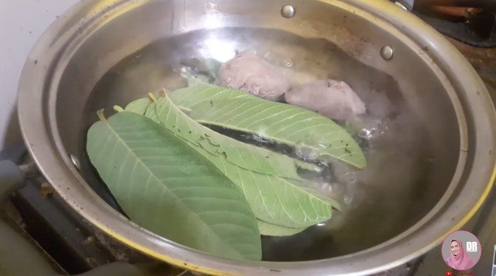 Trik mengempukkan dan menghilangkan bau amis lidah sapi cuma pakai 1 bahan
