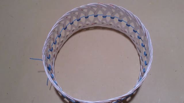 Jangan dibuang, ini cara kreatif menyulap botol bekas jadi piring cantik